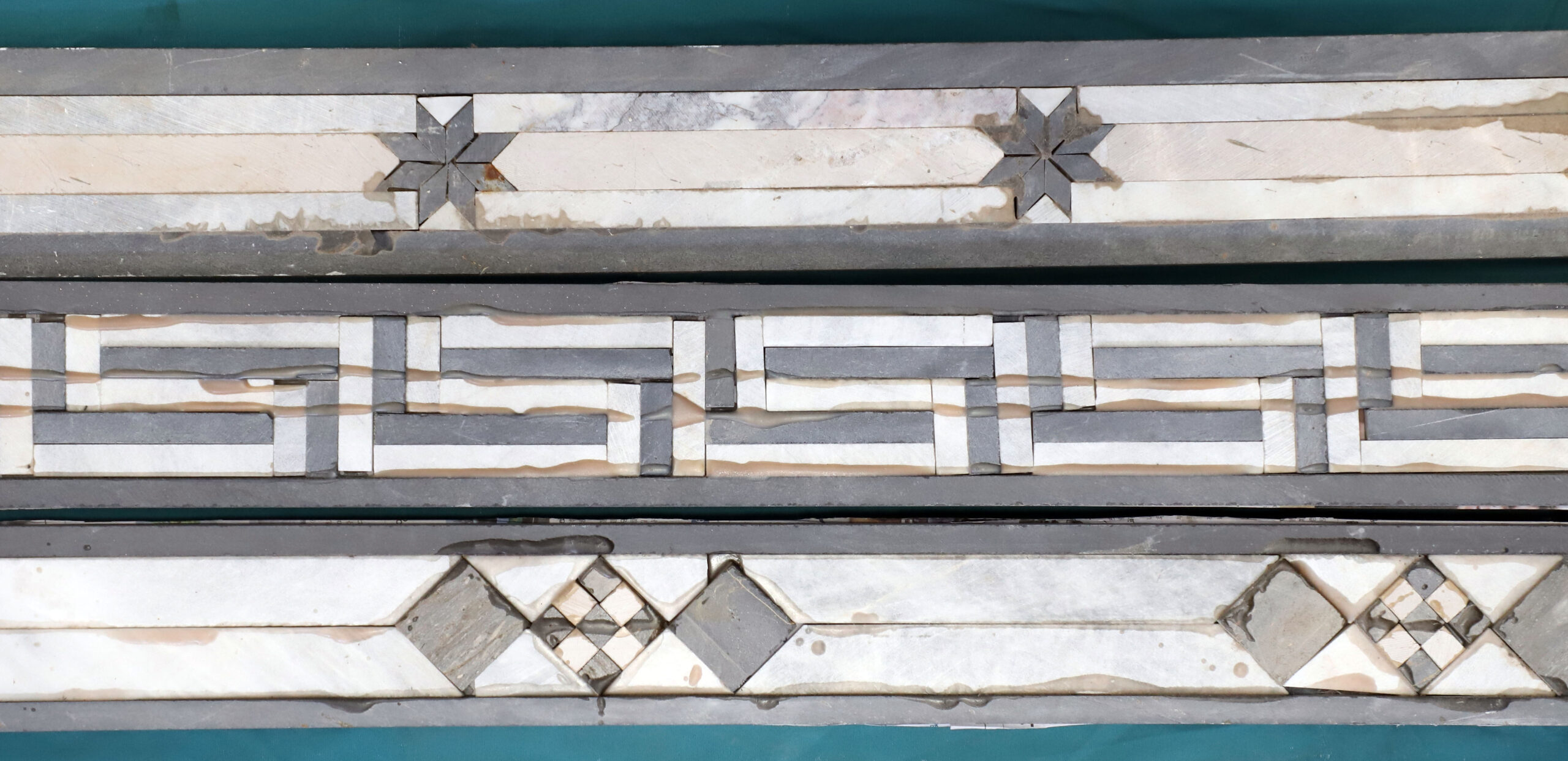 Borders - Image 2