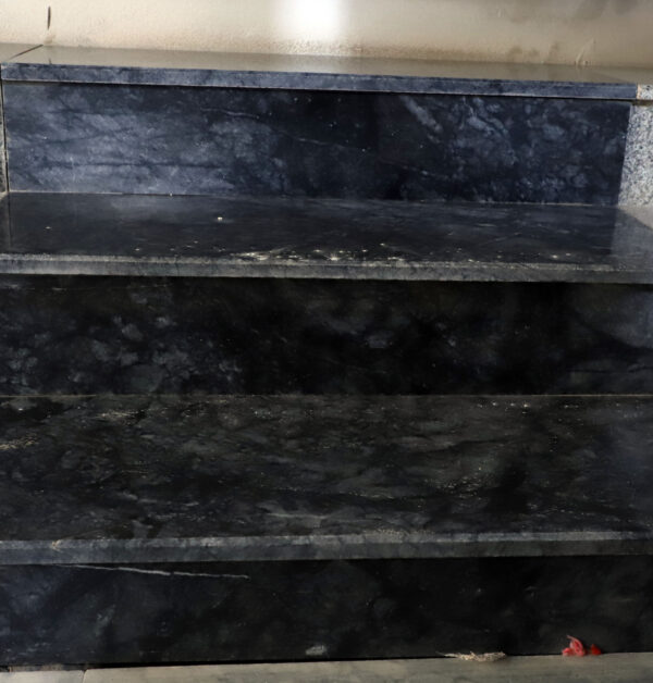 Silky Black - Steps/Stairs
